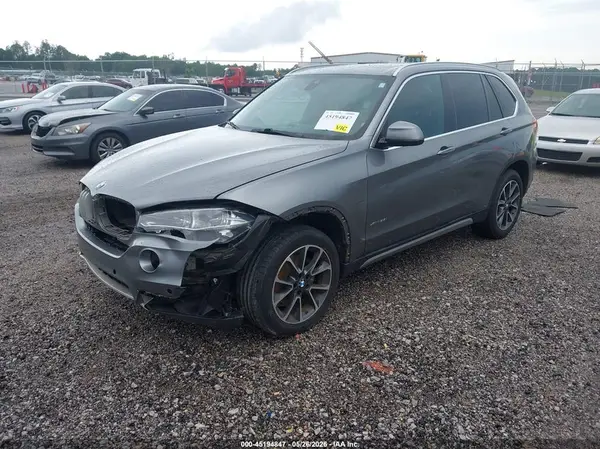 5UXKR0C56J0X96985 2018 BMW X5 - Image 2