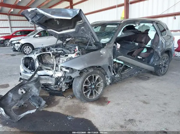 5UXKR0C56J0X97909 2018 BMW X5 - Image 2