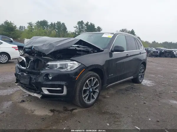 5UXKR0C56J0X98218 2018 BMW X5 - Image 2