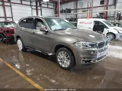 5UXKR0C56J0Y01389 2018 BMW X5