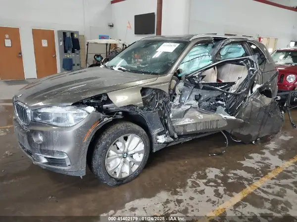 5UXKR0C56J0Y01389 2018 BMW X5 - Image 2