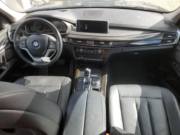 5UXKR0C56J0Y01909 2018 BMW X5 - Image 8