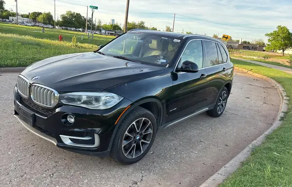 5UXKR0C57H0U49966 2017 BMW X5 - Image 2