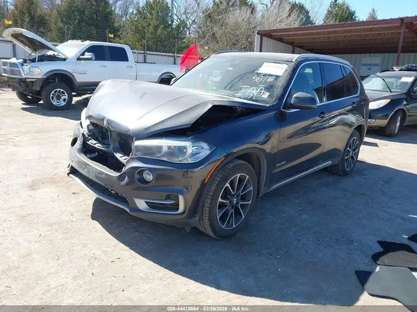 5UXKR0C57J0X85896 2018 BMW X5 - Image 2