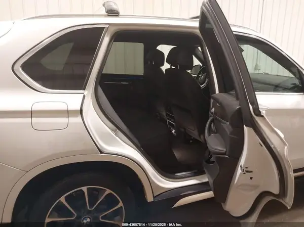 5UXKR0C57J0X86952 2018 BMW X5 - Image 8