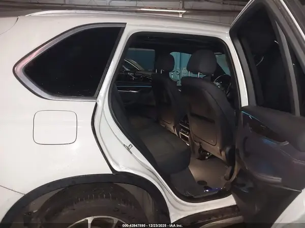 5UXKR0C57J0X88510 2018 BMW X5 - Image 8