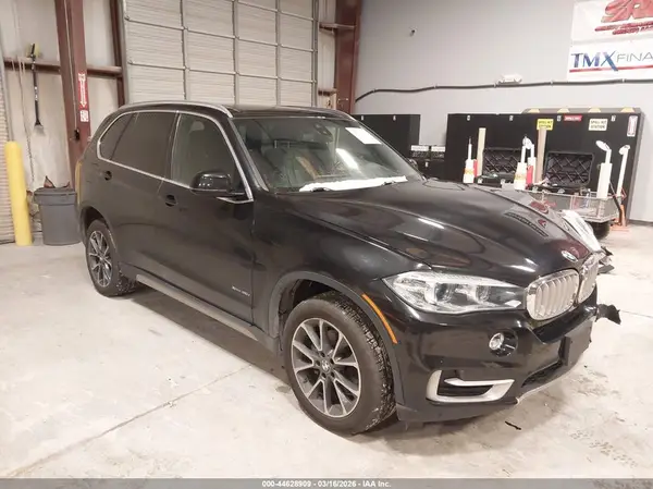 5UXKR0C57J0X92136 2018 BMW X5 - Image 1