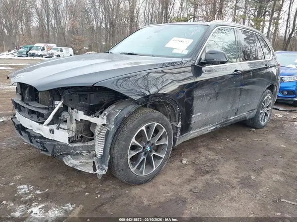 5UXKR0C57J0Y02373 2018 BMW X5 - Image 2