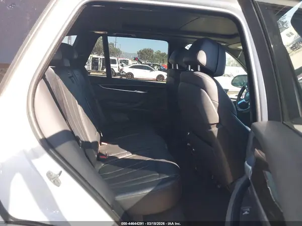 5UXKR0C57J0Y03720 2018 BMW X5 - Image 8
