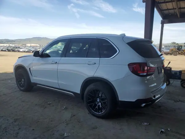 5UXKR0C57JL075573 2018 BMW X5 - Image 2