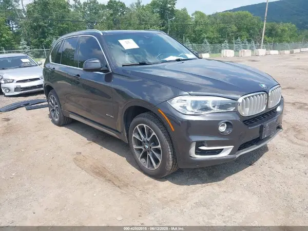 5UXKR0C58J0Y03855 2018 BMW X5 - Image 1
