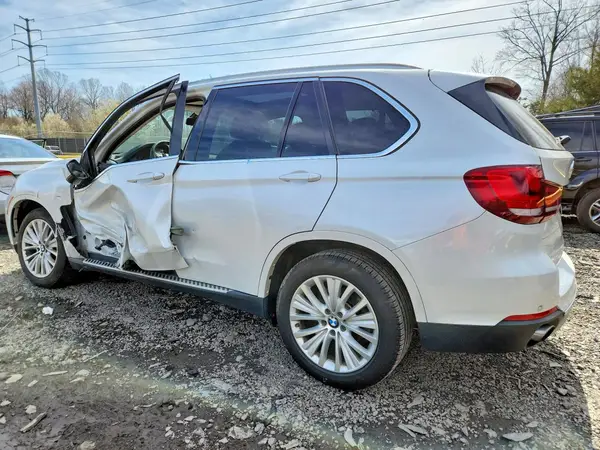 5UXKR0C59G0P24462 2016 BMW X5 - Image 2