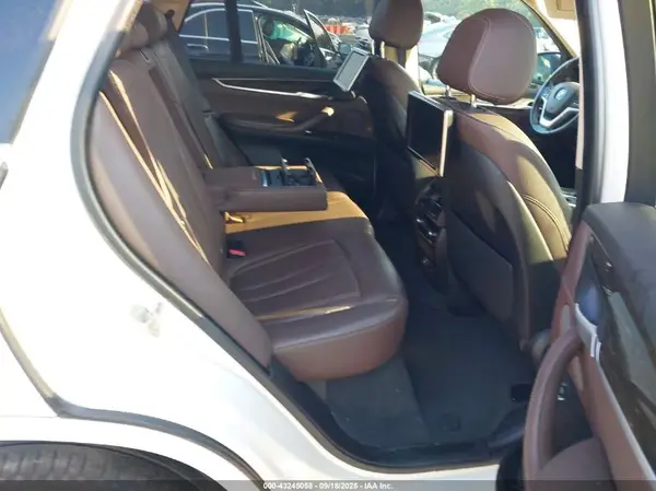 5UXKR0C59G0S84811 2016 BMW X5 - Image 8