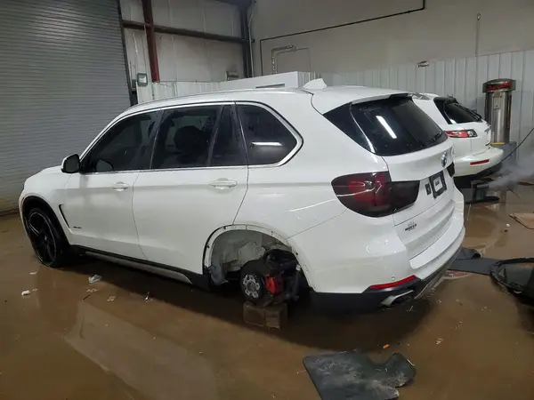 5UXKR0C59J0X85611 2018 BMW X5 - Image 2