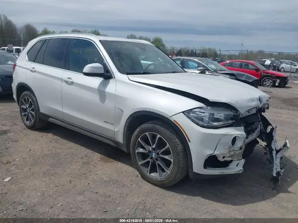 5UXKR0C59J0X94017 2018 BMW X5 - Image 1