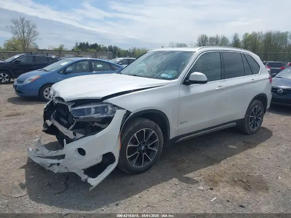 5UXKR0C59J0X94017 2018 BMW X5 - Image 2