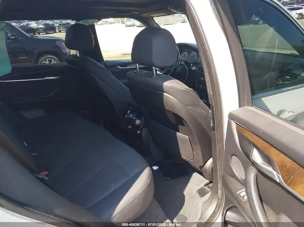 5UXKR0C59J0Y01273 2018 BMW X5 - Image 8