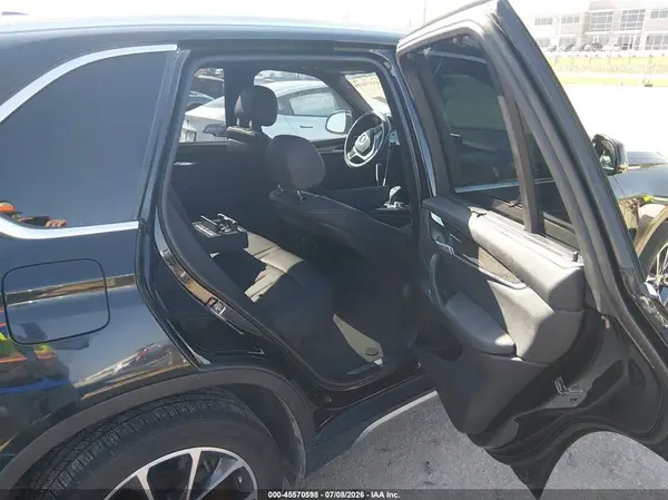 5UXKR0C59J0Y02438 2018 BMW X5 - Image 8