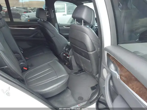 5UXKR0C59J0Y03377 2018 BMW X5 - Image 8