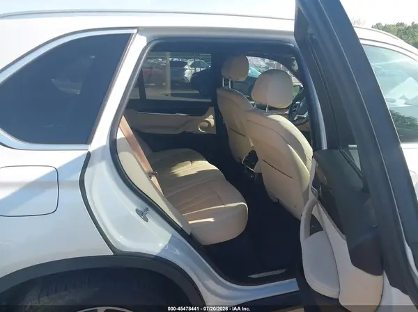5UXKR0C59J0Y06117 2018 BMW X5 - Image 8