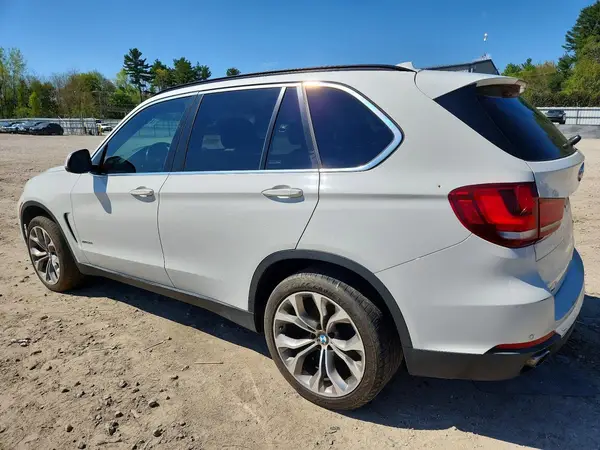 5UXKR0C5XG0P30044 2016 BMW X5 - Image 2