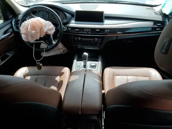 5UXKR0C5XG0S90388 2016 BMW X5 - Image 8