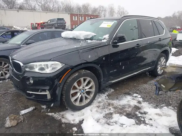 5UXKR0C5XG0U10934 2016 BMW X5 - Image 2