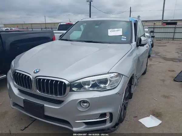 5UXKR0C5XH0U50142 2017 BMW X5 - Image 2