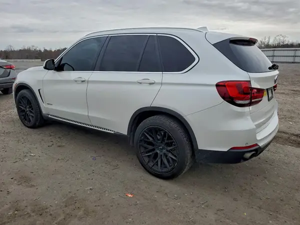 5UXKR0C5XH0U51937 2017 BMW X5 - Image 2