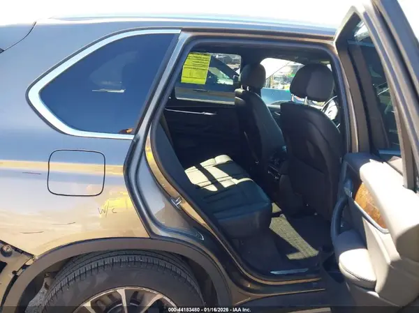 5UXKR0C5XH0U52215 2017 BMW X5 - Image 8