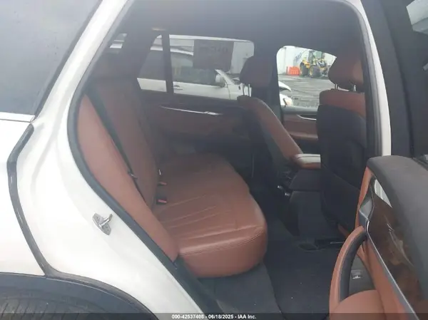 5UXKR0C5XH0U52621 2017 BMW X5 - Image 8