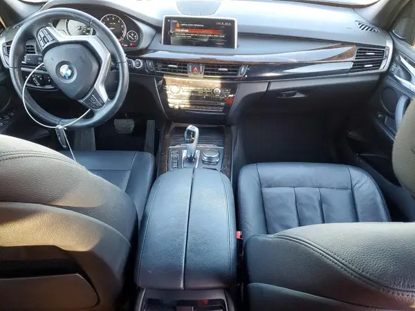 5UXKR0C5XH0U52652 2017 BMW X5 - Image 8