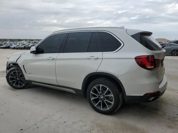 5UXKR0C5XJ0X84046 2018 BMW X5 - Image 2
