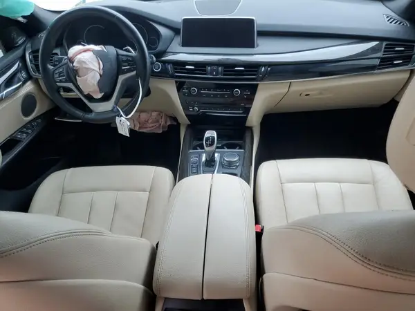 5UXKR0C5XJ0X84046 2018 BMW X5 - Image 8