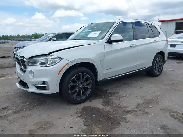 5UXKR0C5XJ0X86136 2018 BMW X5 - Image 2