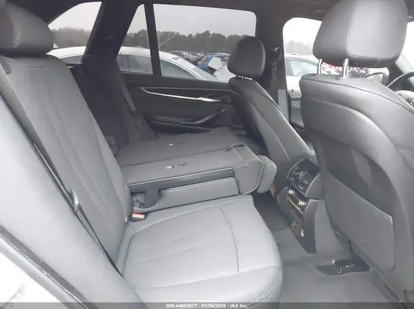 5UXKR0C5XJ0X87318 2018 BMW X5 - Image 8