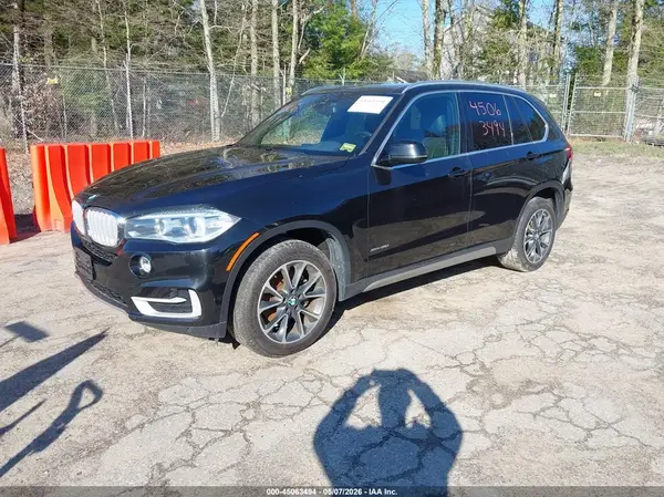5UXKR0C5XJ0Y04117 2018 BMW X5 - Image 2