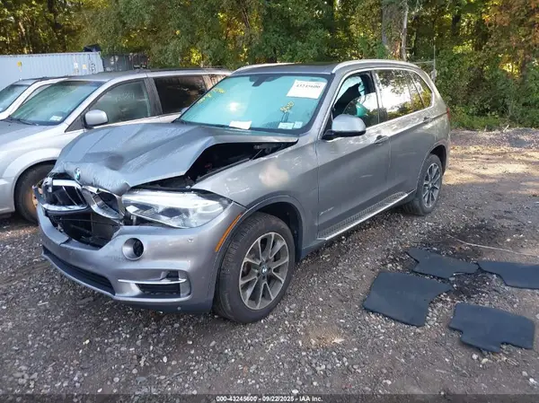 5UXKR0C5XJ0Y04201 2018 BMW X5 - Image 2