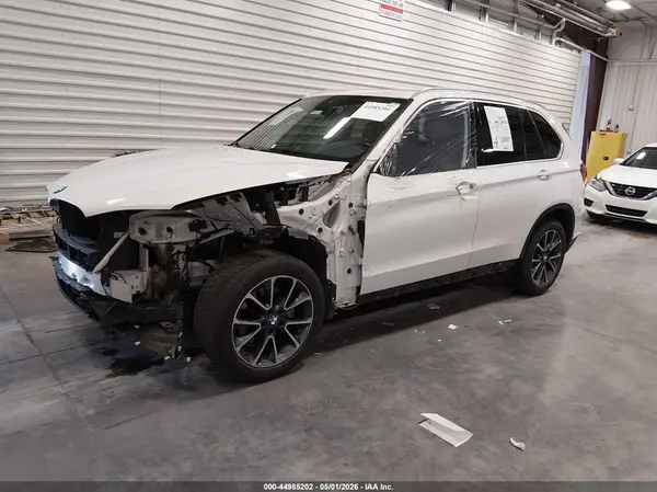 5UXKR0C5XJL072506 2018 BMW X5 - Image 2