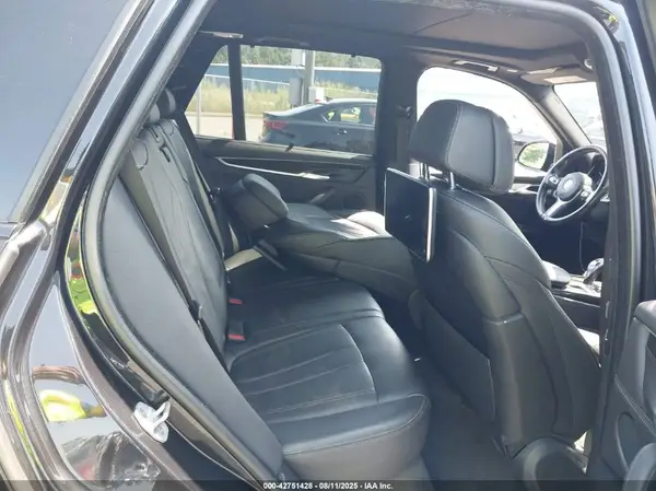 5UXKR0C5XJL074756 2018 BMW X5 - Image 8