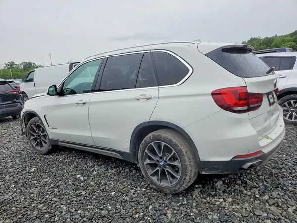 5UXKR0C5XJL075647 2018 BMW X5 - Image 2