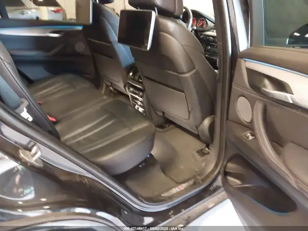 5UXKR0C5XJL075843 2018 BMW X5 - Image 8