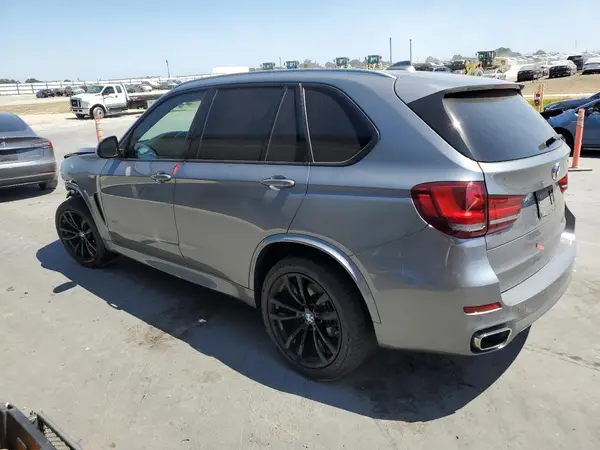 5UXKR0C5XJL075924 2018 BMW X5 - Image 2