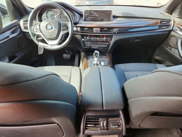 5UXKR2C31H0U23986 2017 BMW X5 - Image 8