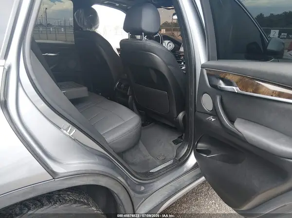 5UXKR2C32H0U24063 2017 BMW X5 - Image 8