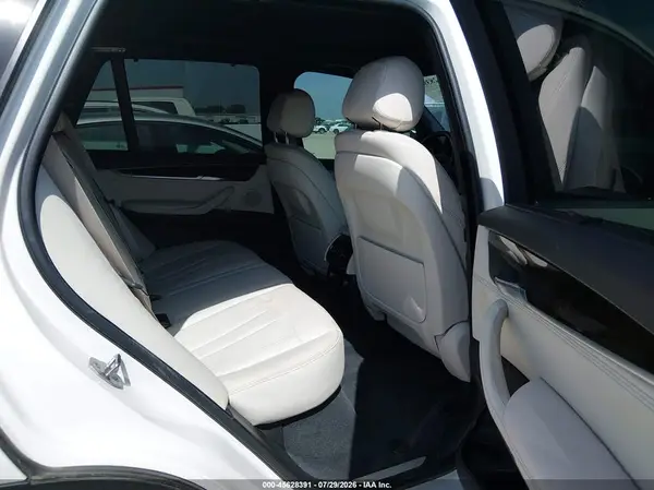 5UXKR2C32H0X03643 2017 BMW X5 - Image 8
