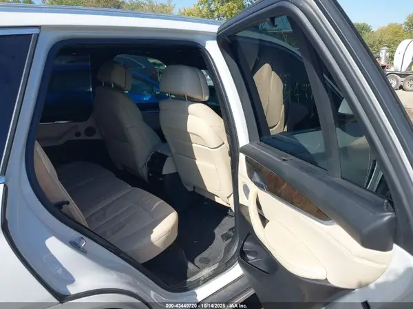 5UXKR2C32H0X06140 2017 BMW X5 - Image 8