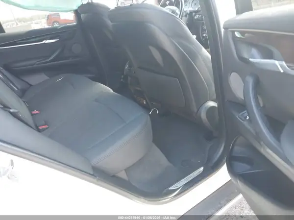 5UXKR2C35H0U24235 2017 BMW X5 - Image 8