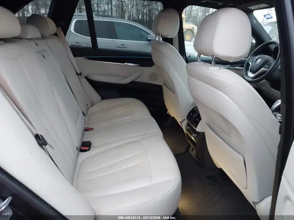 5UXKR2C35H0X03555 2017 BMW X5 - Image 8