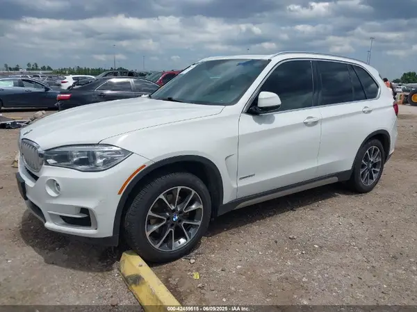 5UXKR2C37H0U22843 2017 BMW X5 - Image 2